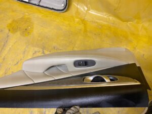 TAPICERKA BOCZEK DRZWI PRAWY TYŁ INFINITI Q50