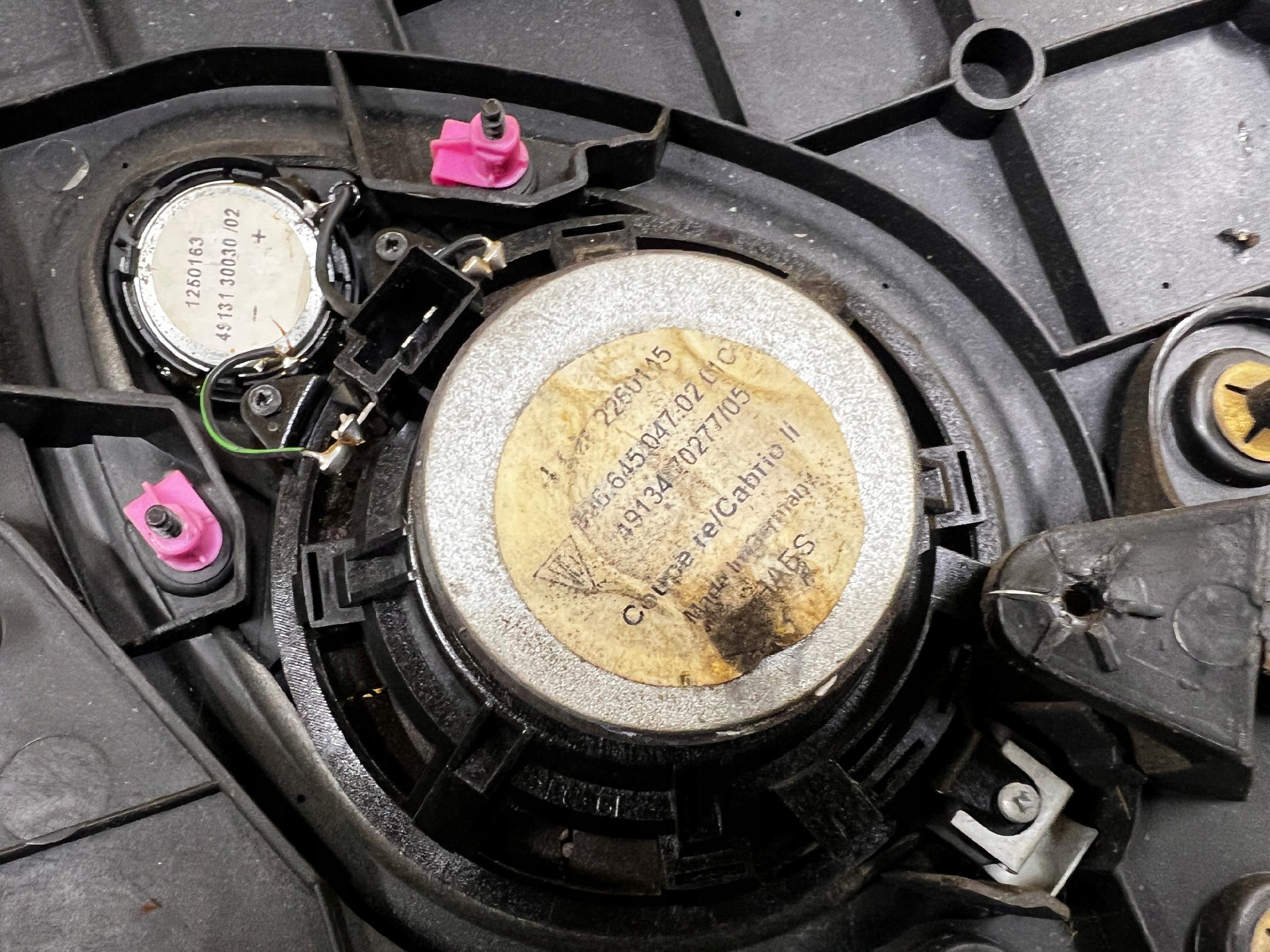 BOCZEK TAPICERKA TYŁ LEWY PORSCHE CARRERA 911 996 CABRIO