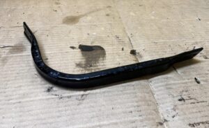 WSPORNIK MOCOWANIE BŁOTNIKA PRZÓD LEWY AUDI A8 D5 LY9T