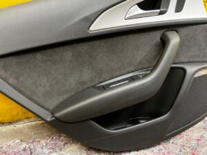 TAPICERKA BOCZEK DRZWI TYŁ LEWY ALCANTARA BOSE AUDI A6 C7 LIFT 4G