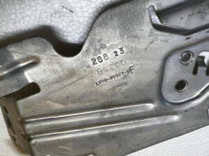 UCHWYT WSPORNIK MOCOWANIE KONWERTERA NAPIECIA FORD KUGA MK3 2.5 HYBRID PHEV