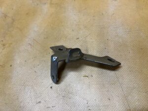 UCHWYT WSPORNIK MOCOWANIE BLACHA DACIA SANDERO III