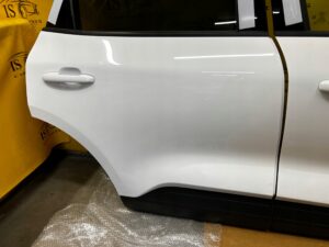 DRZWI PRAWA STRONA PRAWY PRZÓD TYŁ FORD KUGA MK3 LIFT FROZEN WHITE 2024R