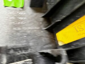 OSŁONA ZAWIASU KLAPY BAGAŻNIKA LEWA FORD KUGA MK3 AGATE BLACK