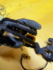 KOMPLET ZAWIASY MASKI POKRYWY SILNIKA NABÓJ NABOJE BMW X6 F16 CARBONSCHWARZ