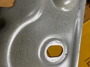 WSPORNIK MOCOWANIE BŁOTNIKA PRZÓD PRAWY AUDI Q7 II 4M