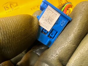 KOMPLET SIŁOWNIKI TELESKOPY KLAPY TYŁ BAGAŻNIKA MERCEDES GL X166