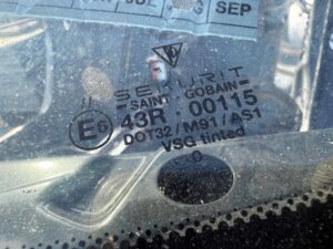 SZYBA PRZÓD CZOŁOWA ANTENA PORSCHE CARRERA 911 996 2000R