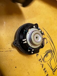 DESKA KONSOLA AIRBAG PODUSZKA PASAŻERA BIAŁA NIĆ JAGUAR E-PACE X540 EU