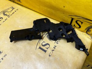 ŚLIZG MOCOWANIE WSPORNIK ZDERZAKA PRZÓD PRAWY AUDI A8 D5