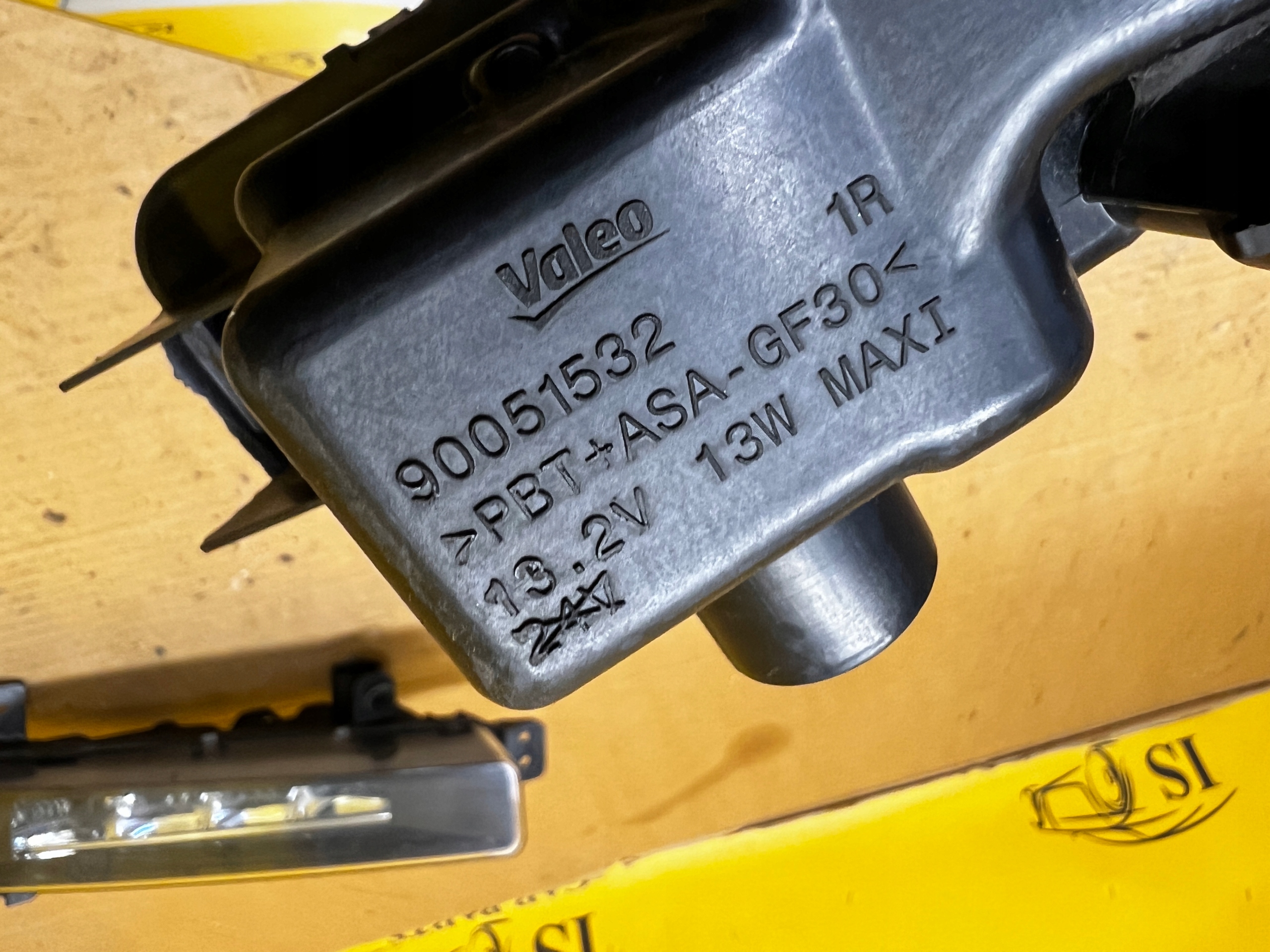 LAMPA PRZECIWMGIELNA HALOGEN PRZÓD PRAWA PRAWY LED BMW 5 G30 G31