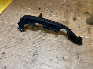 ŚLIZG MOCOWANIE WSPORNIK ZDERZAKA PRZÓD PRAWY PORSCHE CARRERA 911 996