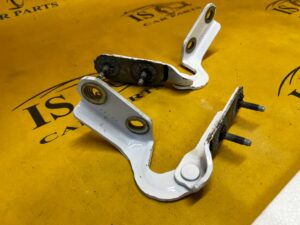 KOMPLET ZAWIASY KLAPY BAGAŻNIKA TYŁ LEWY PRAWY FORD KUGA MK3 FROZEN WHITE