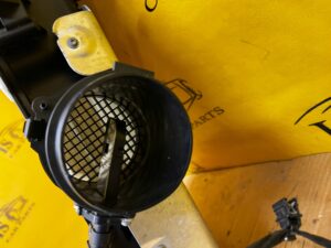 OBUDOWA FILTRA PRZEPŁYWOMIERZ POWIETRZA AUDI Q7 II 4M SQ7 4.0 TDI