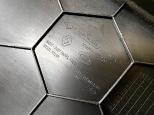 OSŁONA OBUDOWA TUNELU ŚRODKOWEGO LEWA RENAULT KOLEOS II EU