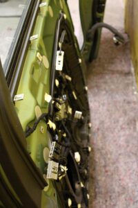 DRZWI PRAWA STRONA PRAWY PRZÓD TYŁ FORD KUGA MK3 LIFT BURSTING GREEN 2024R