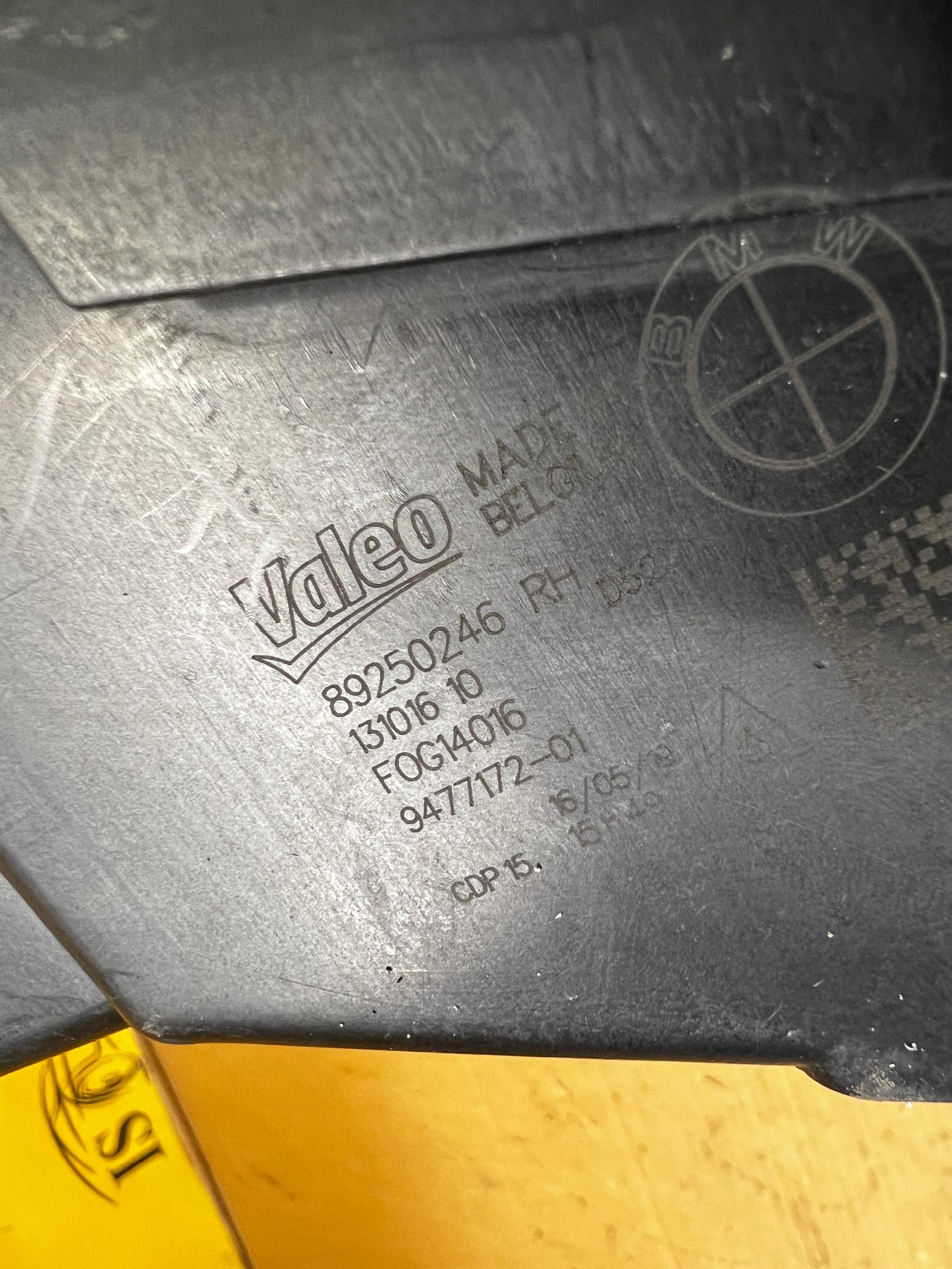 LAMPA PRZECIWMGIELNA HALOGEN PRZÓD PRAWA PRAWY LED BMW 5 G30 G31