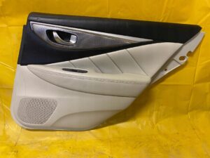 TAPICERKA BOCZEK DRZWI PRAWY TYŁ INFINITI Q50