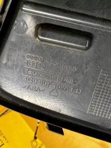 ATRAPA KRATKA ZDERZAKA PRZÓD PRAWA AUDI A6 C7 4G