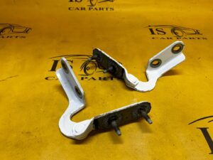 KOMPLET ZAWIASY KLAPY BAGAŻNIKA TYŁ LEWY PRAWY FORD KUGA MK3 FROZEN WHITE