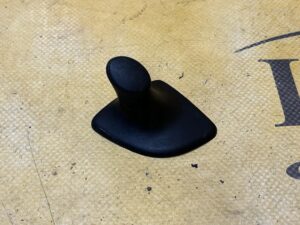 RĄCZKA SKŁADANIA OPARCIA KANAPY TYŁ PRAWY PORSCHE CARRERA 911 996 CABRIO