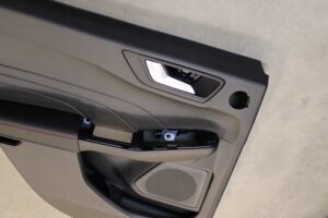 TAPICERKA BOCZEK DRZWI TYŁ LEWY FORD KUGA MK3 LIFT ST-LINE EU