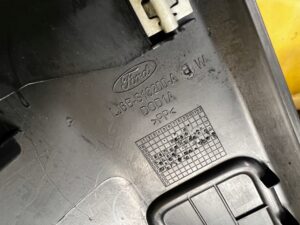 PLASTIK OSŁONA PROGU SŁUPKA A PRZÓD PRAWY FORD KUGA MK3 LIFT