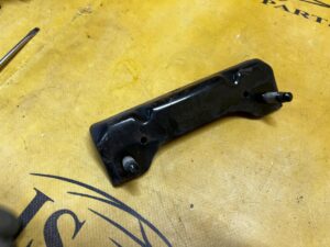 UCHWYT WSPORNIK OSŁONY UKŁADU WYDECHOWEGO WYDECHU MERCEDES GL X166 3.0 CDI