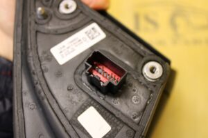 LUSTERKO PRAWE 11 PIN ASYSTENT FORD KUGA MK3 ST-LINE MAGNETIC GREY METALLIC