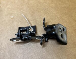 KOMPLET ZAWIASY DRZWI TYŁ PRAWY DACIA SANDERO III NV676 676