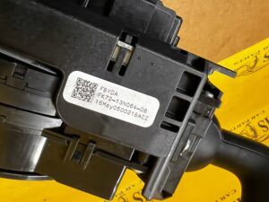 PAJĄK MANETKI PRZEŁĄCZNIK ZESPOLONY TAŚMA LAND ROVER DISCOVERY SPORT V L550