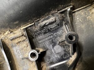 LISTWA NAROŻNIK SPOILER ZDERZAKA PRZÓD LEWY AUDI A6 C7 4G ALLROAD