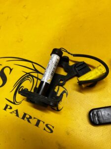 KOMPLET ZAWIASY MASKI POKRYWY SILNIKA NABÓJ NABOJE BMW X6 F16 CARBONSCHWARZ