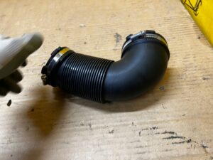 WLOT DOLOT PRZEWÓD POWIETRZA AUDI Q7 II 4M SQ7 4.0 TDI