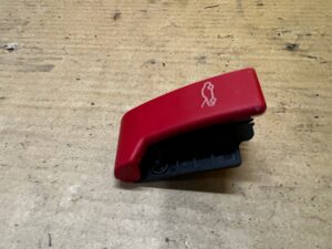 RĄCZKA CIĘGNO OTWIERANIA MASKI POKRYWY SILNIKA MERCEDES E W213