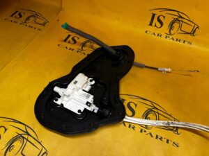 ZAMEK DOCIĄG DOCIĄGANIE DOMYKANIE DRZWI PRZÓD PRAWY AUDI A8 D5 EU