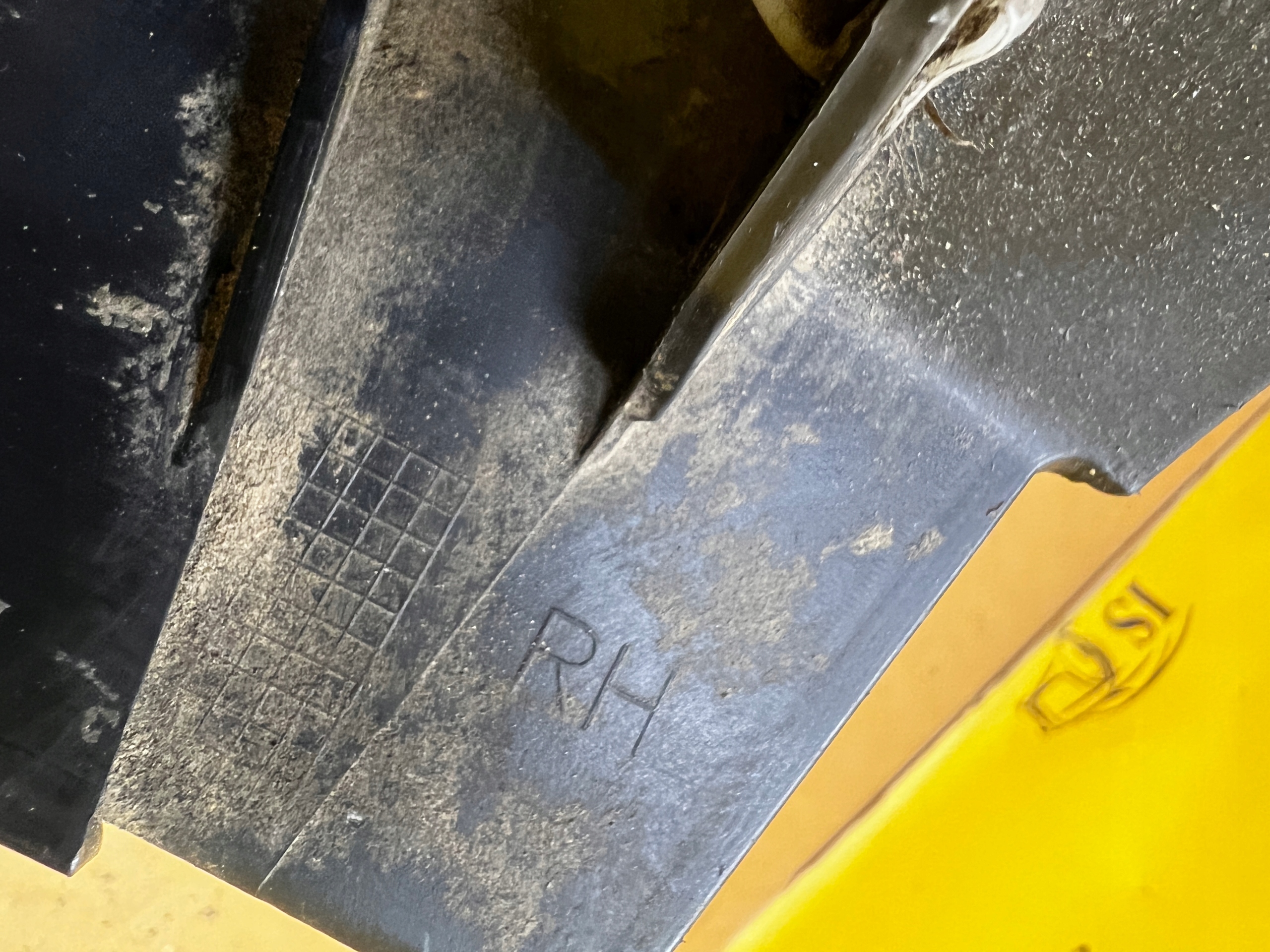 LISTWA NAROŻNIK SPOILER ZDERZAKA PRZÓD PRAWY AUDI A6 C7 4G ALLROAD