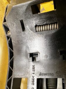 ZAMEK PODSTAWA KLAMKI DRZWI PRZÓD PRAWY PORSCHE CAYENNE II 7P5