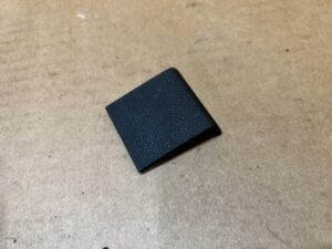 OSŁONA ZAŚLEPKA POSZYCIA SŁUPKA ŚRODKOWEGO B LEWA RENAULT KOLEOS II