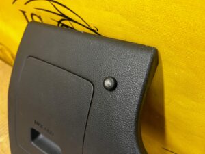 OSŁONA ZAŚLEPKA DESKI KONSOLI BEZPIECZNIKÓW PORTU OBD HYUNDAI I30 III EU