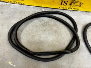 USZCZELKA KAROSERYJNA DRZWI PRZÓD FORD KUGA MK3