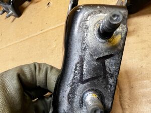 KOMPLET ZAWIASY DRZWI TYŁ LEWY RENAULT KOLEOS II