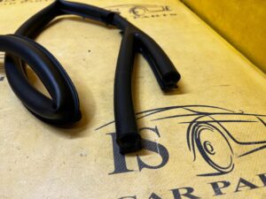 USZCZELKA MASKI POKRYWY SILNIKA PRZÓD LAND ROVER DISCOVERY SPORT V L550