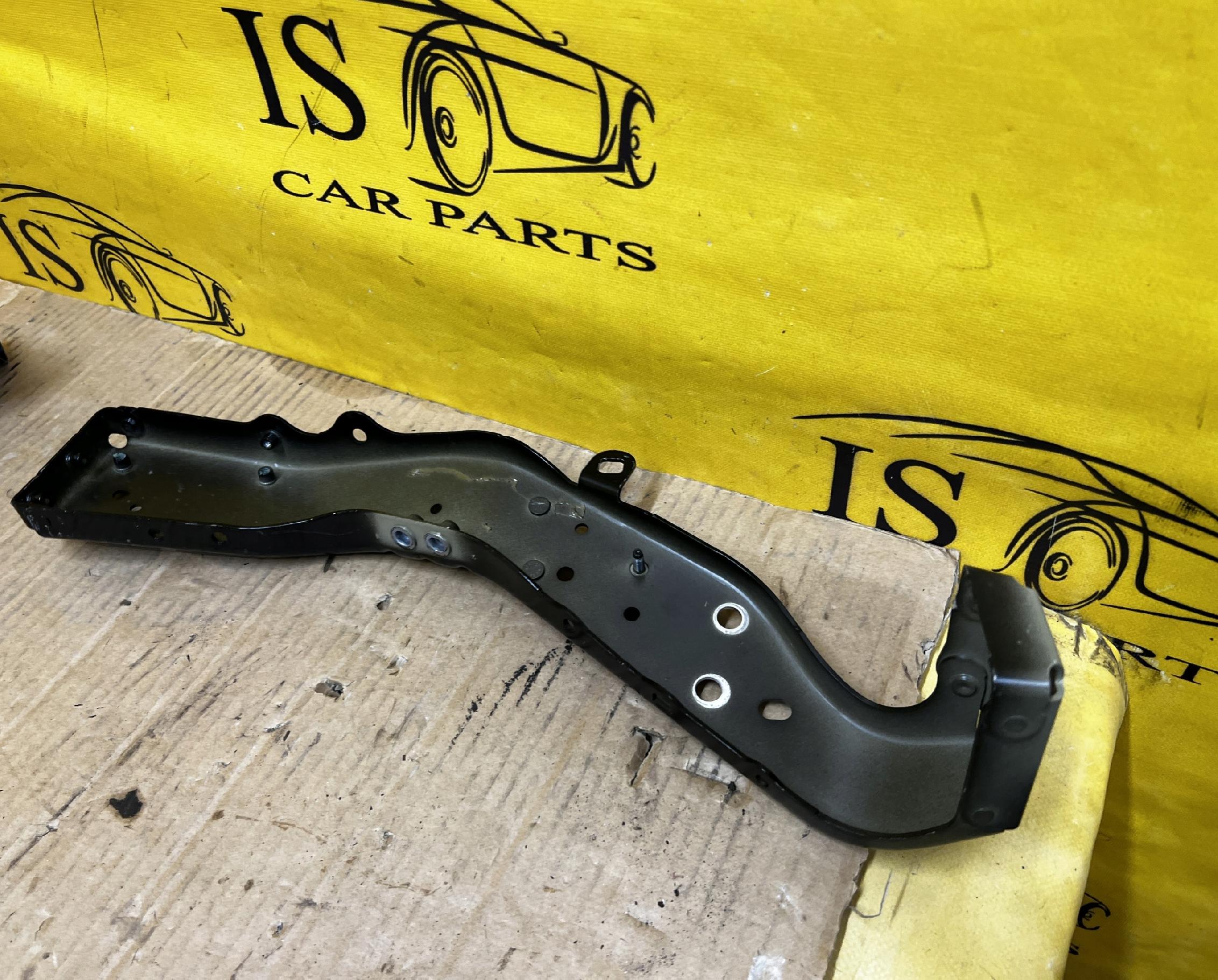 WSPORNIK MOCOWANIE BŁOTNIKA PRZÓD PRAWY AUDI A8 D5 LY9T