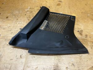 PODSZYBIE GÓRNE PLATIKOWE PRAWE PORSCHE CARRERA 911 996 LHD