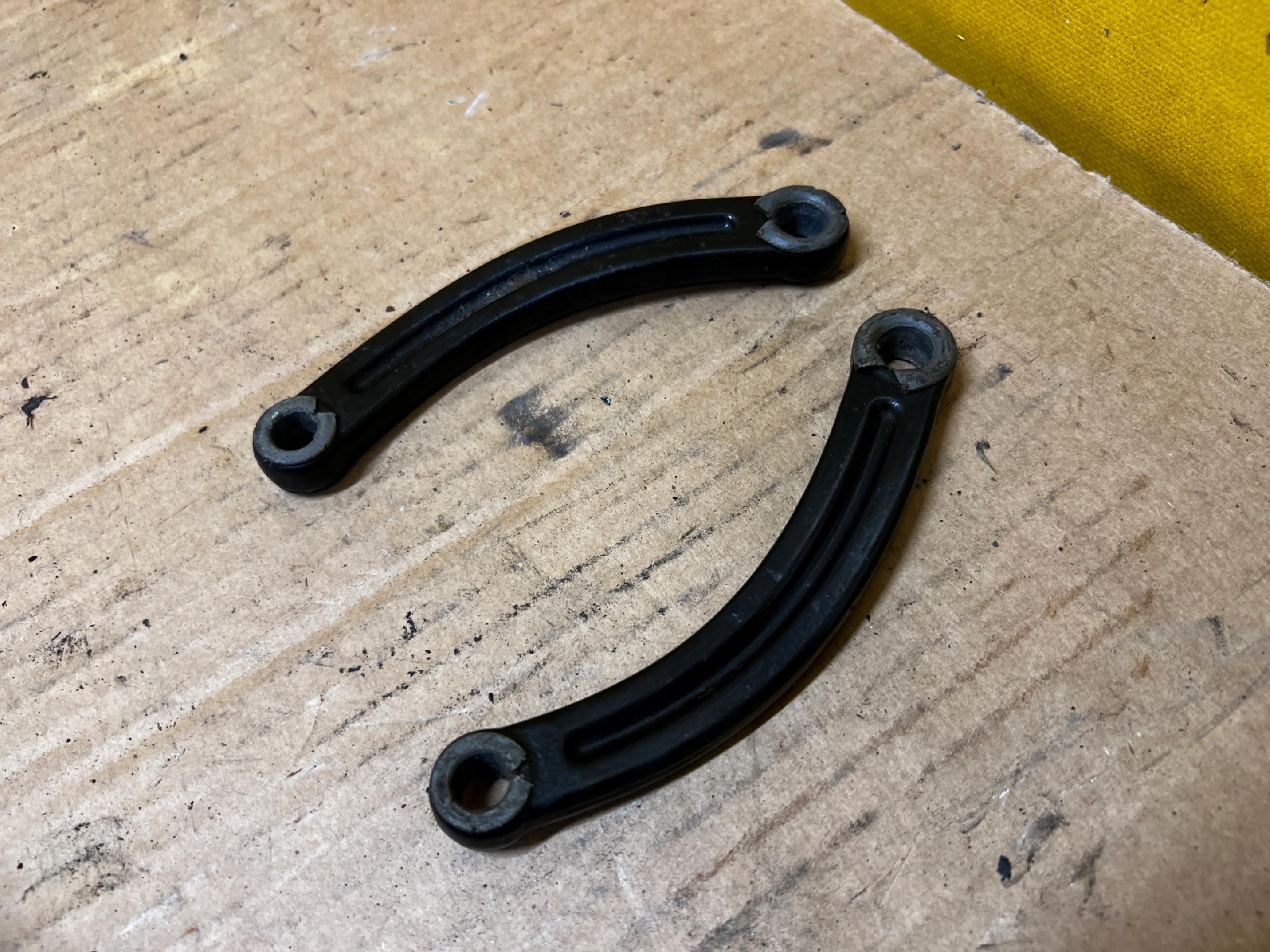 MOCOWANIE WSPORNIK MECHANIZMU DACHU LEWY PORSCHE CARRERA 911 996 CABRIO