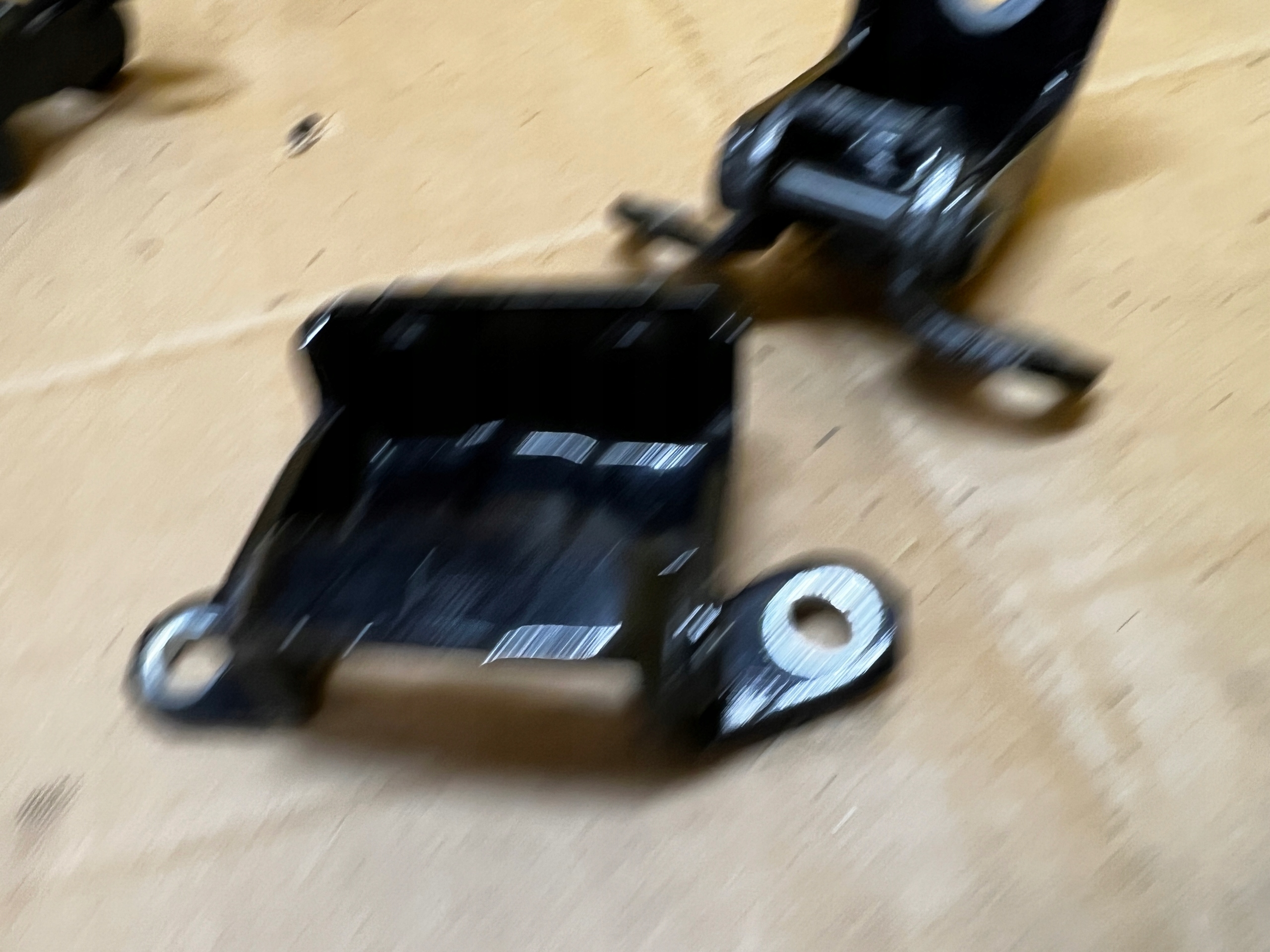 KOMPLET ZAWIASY DRZWI TYŁ LEWY RENAULT KOLEOS II