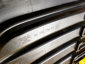 GRILL KRATKA ATRAPA ŚRODKOWA ZDERZAKA PRZÓD OPEL ASTRA L VI 6