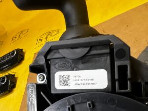 PAJĄK MANETKI PRZEŁĄCZNIK ZESPOLONY TAŚMA LAND ROVER DISCOVERY SPORT V L550