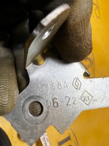 UCHWYT WSPORNIK MOCOWANIE BLACHA DACIA SANDERO III